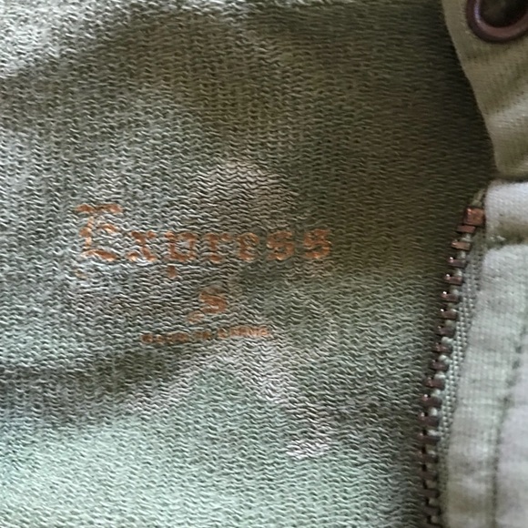 Sweater - Picture 4 of 4